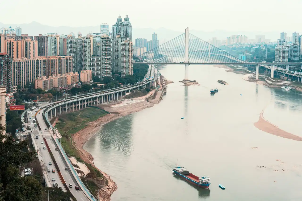 2025年化妆品新规解读：广东颜习社解析备案检测新要求与应对方案