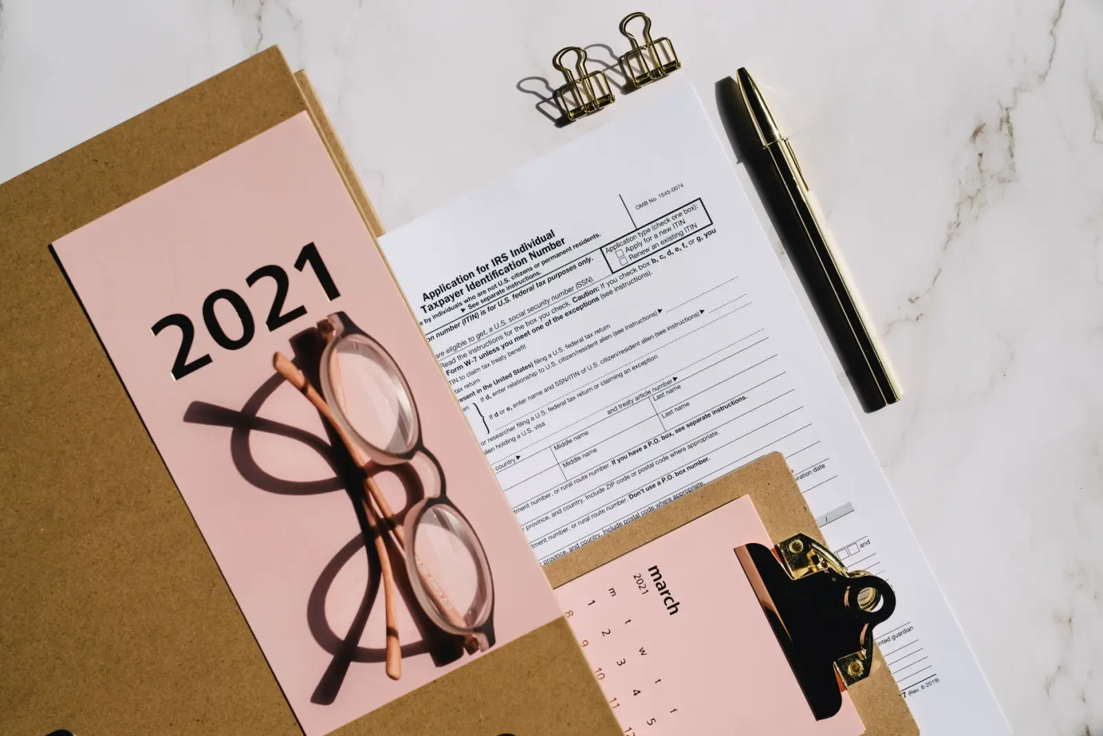 2025年广州日化企业产品选购指南：如何挑选适合的护肤套装