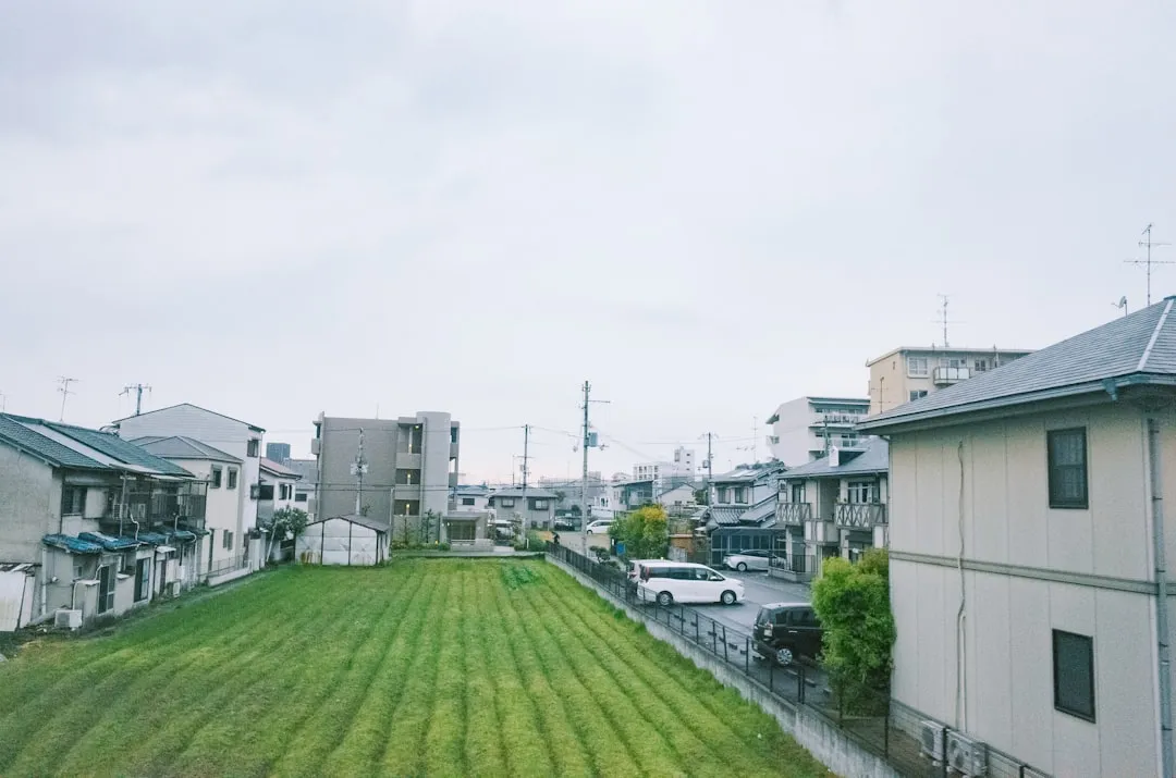2025年广州日化市场热门护肤套装选购指南：从成分到功效